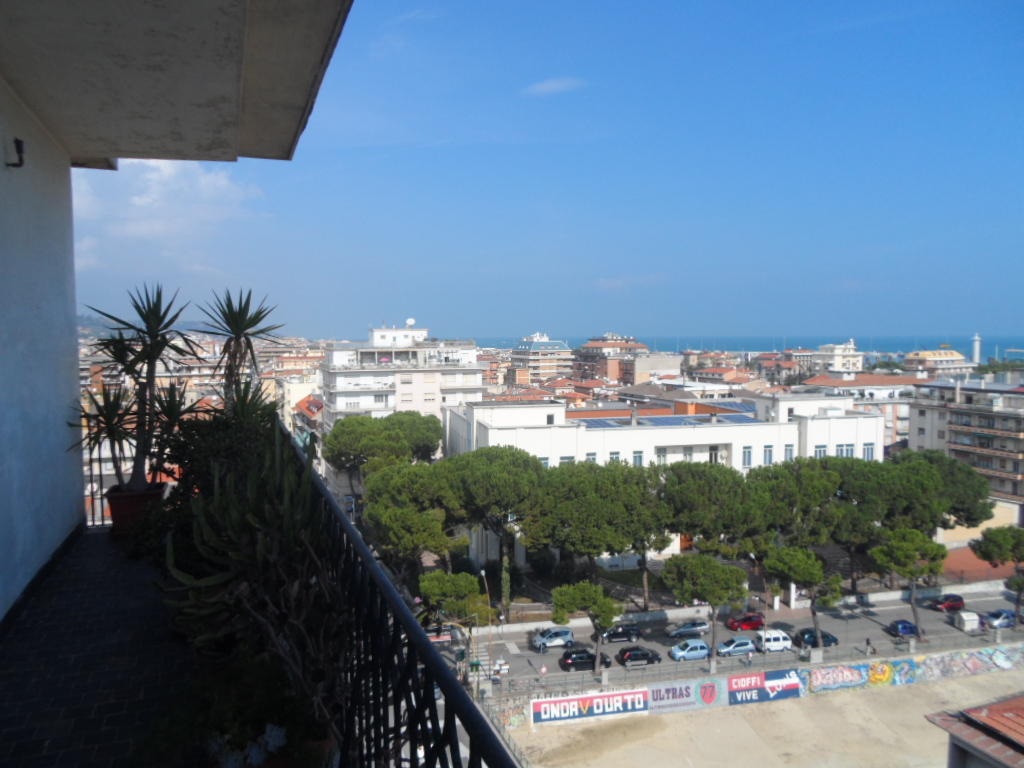 Appartamento SAN BENEDETTO DEL TRONTO vendita  Viale De Gasperi  Casa Broker di Maravalle Nevio Luciano