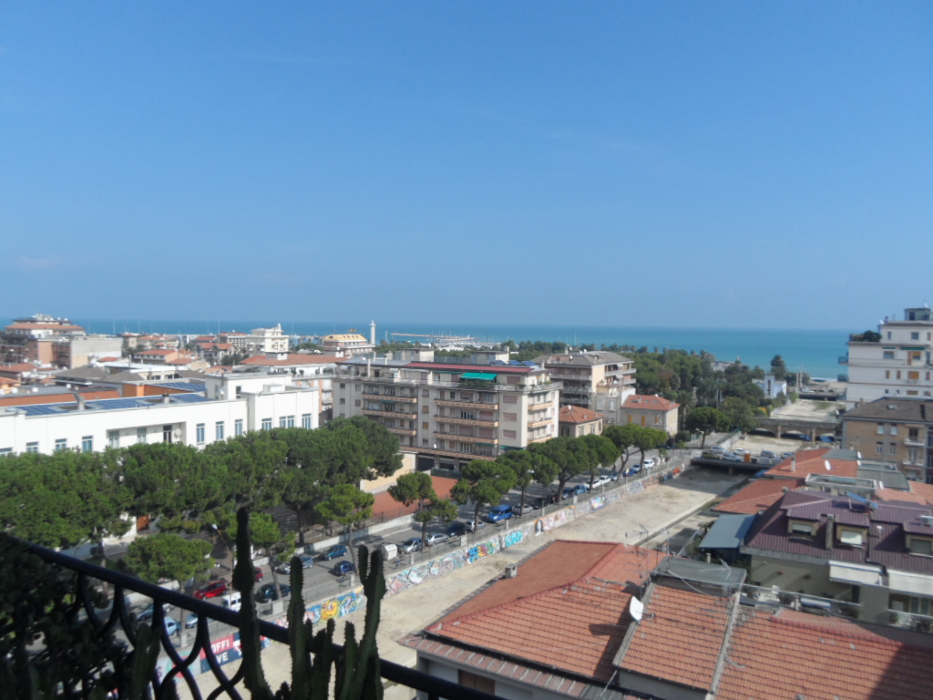 Appartamento SAN BENEDETTO DEL TRONTO vendita  Viale De Gasperi  Casa Broker di Maravalle Nevio Luciano