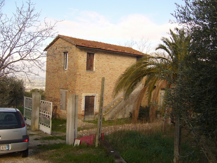  controguerra vendita quart: panoramica casa broker di maravalle nevio luciano