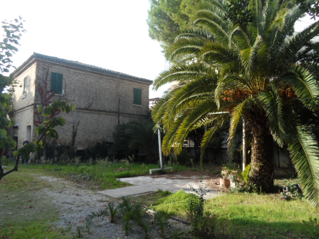 Villa Unifamiliare - Indipendente MARTINSICURO vendita  Centro  Casa Broker di Maravalle Nevio Luciano