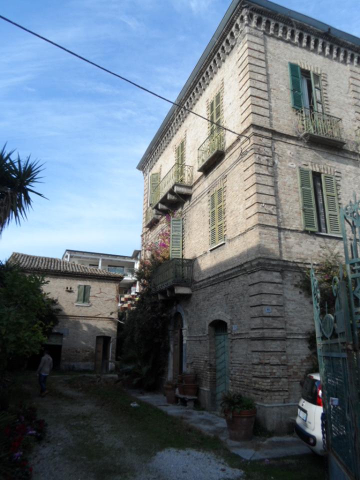  martinsicuro vendita quart: centro casa broker di maravalle nevio luciano