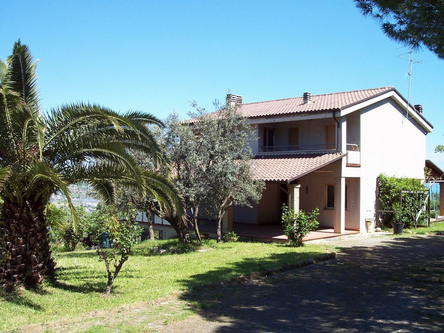 Villa COLONNELLA vendita    Casa Broker di Maravalle Nevio Luciano