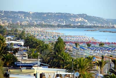 vendita licenza commerciale san benedetto del tronto porto d'ascoli 200 mq