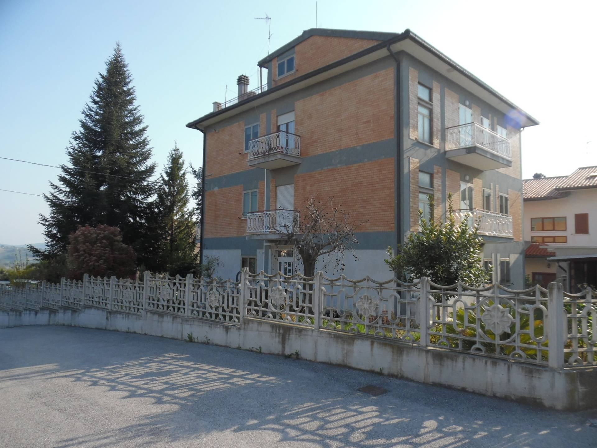Villa Unifamiliare - Indipendente NERETO vendita  Parignano  Casa Broker di Maravalle Nevio Luciano