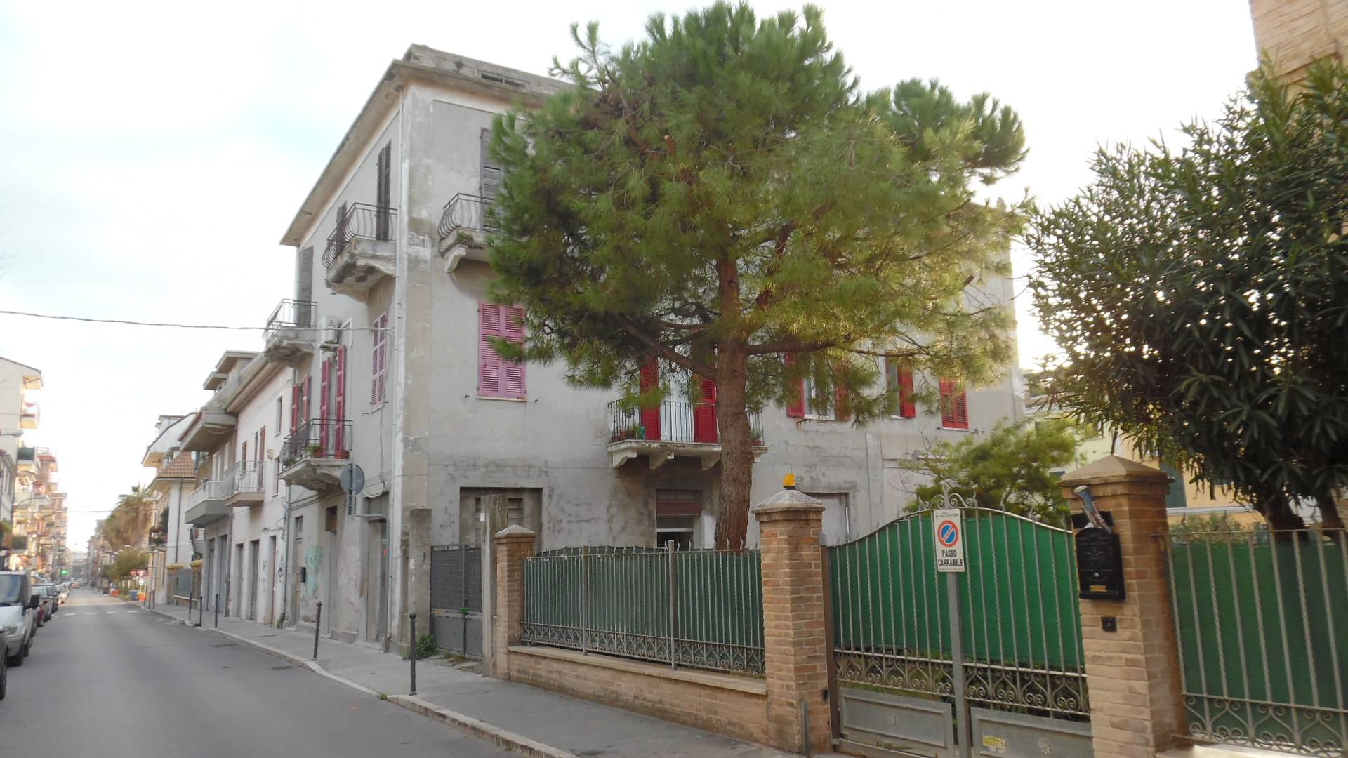 Appartamento SAN BENEDETTO DEL TRONTO vendita  Centro  Casa Broker di Maravalle Nevio Luciano