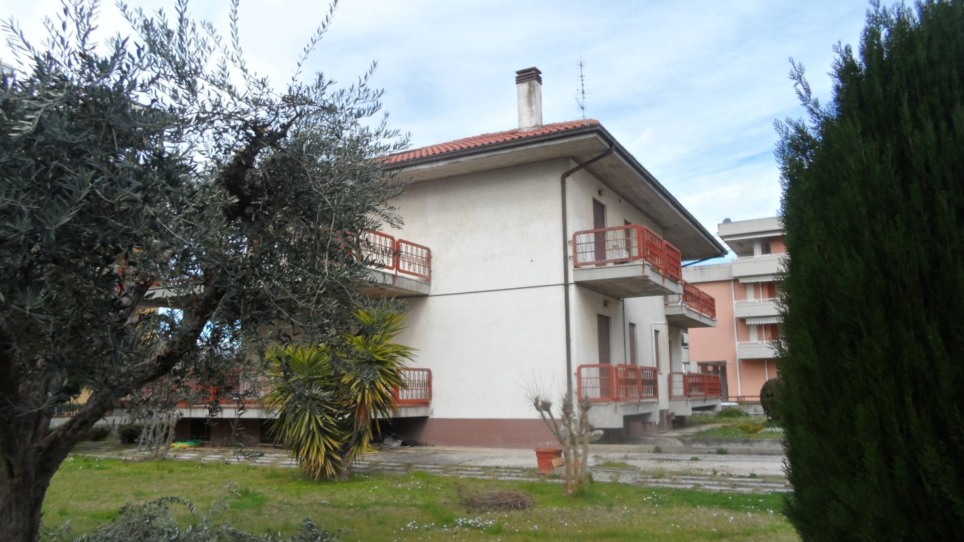  martinsicuro vendita quart: villa rosa casa broker di maravalle nevio luciano