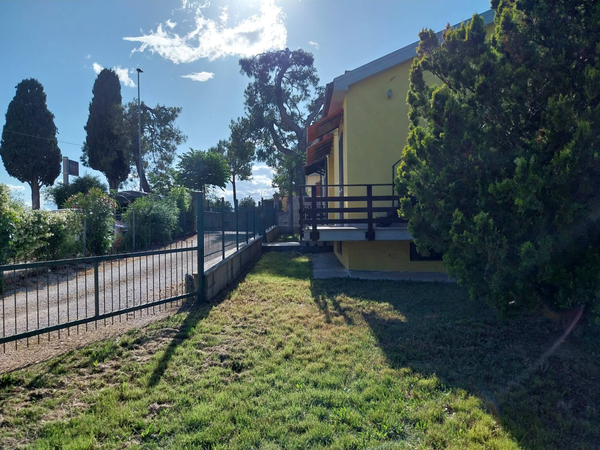 Casa indipendente in vendita a Castorano (AP)
