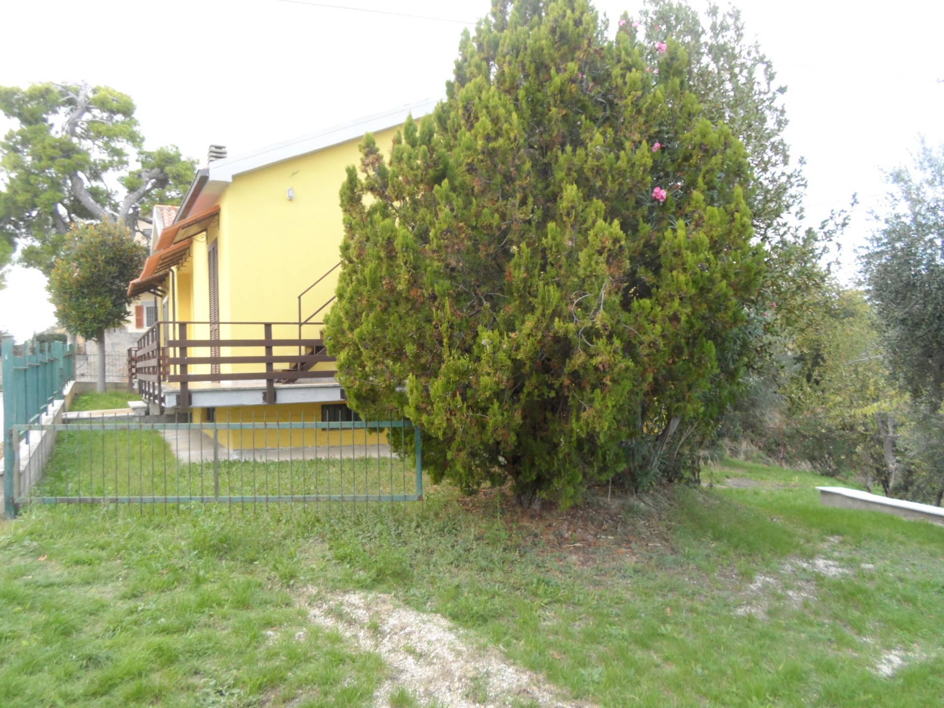 Casa indipendente in vendita a Castorano (AP)