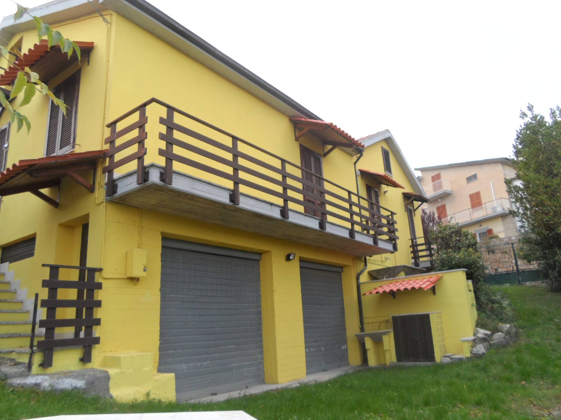Casa indipendente in vendita a Castorano (AP)