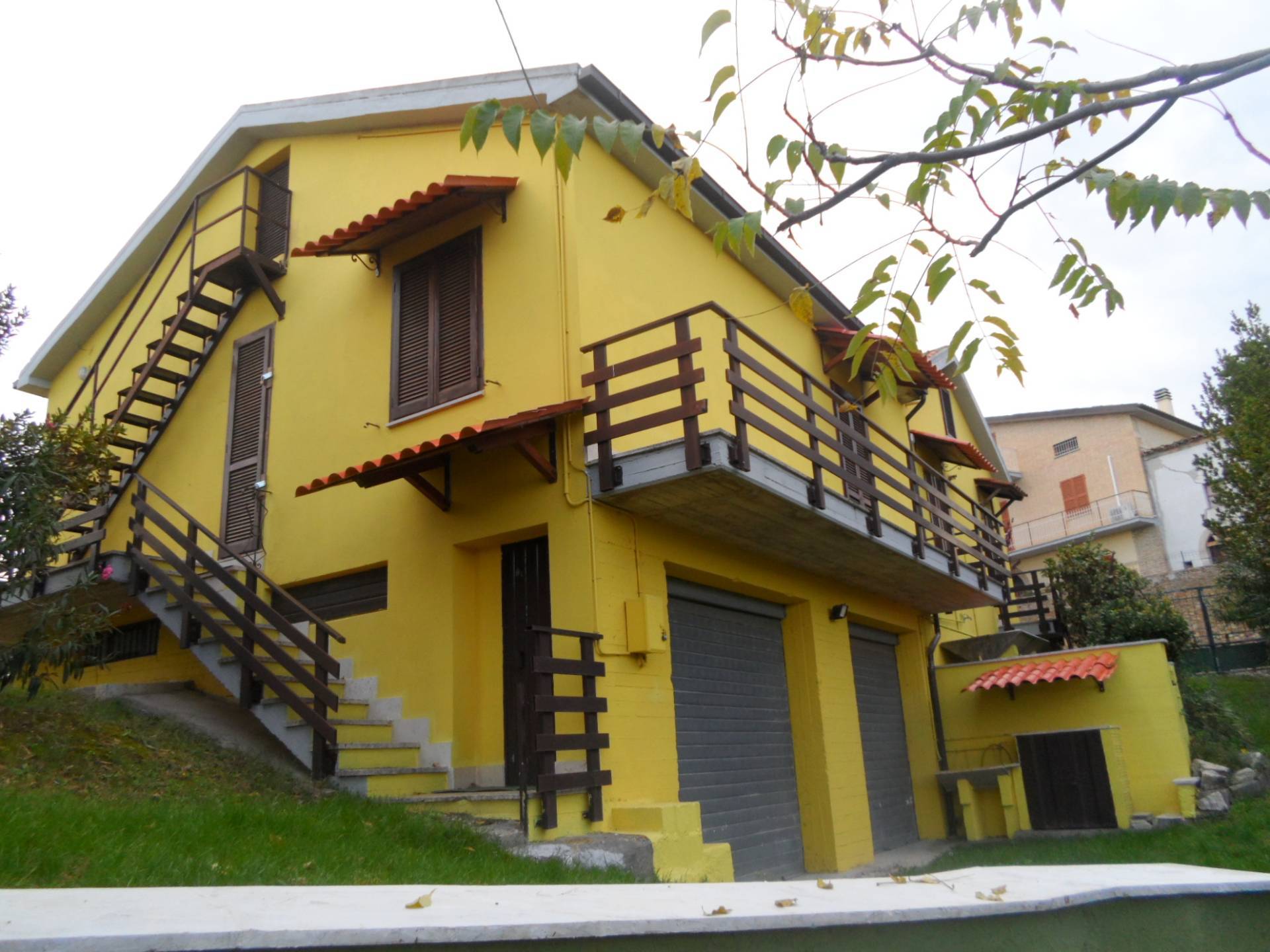 Casa indipendente in vendita a Castorano (AP)