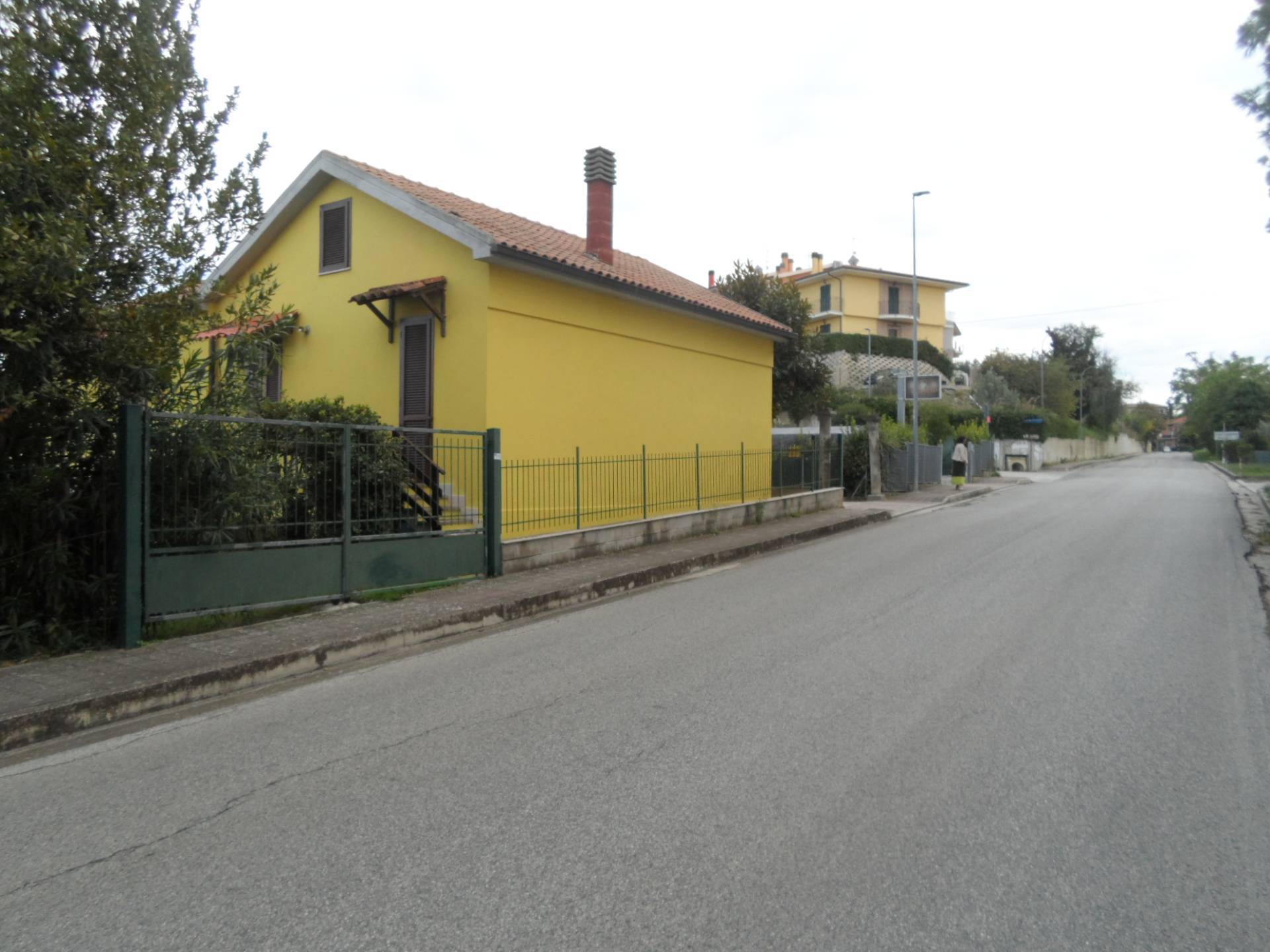 Casa indipendente in vendita a Castorano (AP)