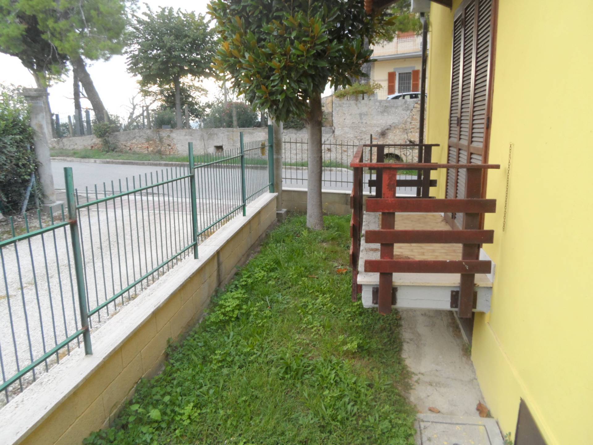 Casa indipendente in vendita a Castorano (AP)
