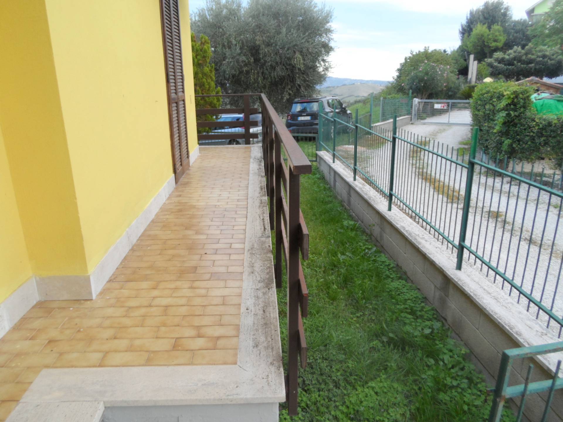 Casa indipendente in vendita a Castorano (AP)