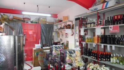 Locale commerciale in vendita a Folignano