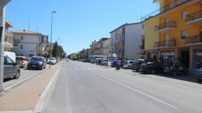 Locale commerciale in affitto a Monteprandone
