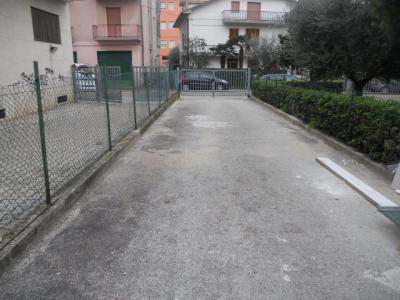 Locale commerciale in affitto a San Benedetto del Tronto