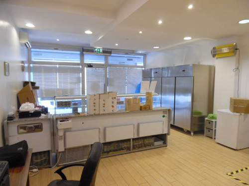 Locale commerciale in vendita a San Benedetto del Tronto