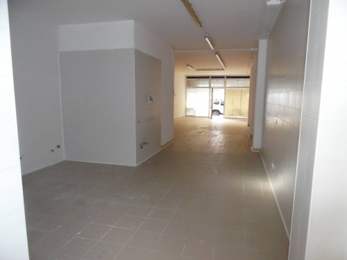 Locale commerciale in vendita a San Benedetto del Tronto