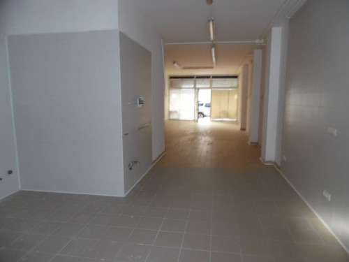 Locale commerciale in vendita a San Benedetto del Tronto
