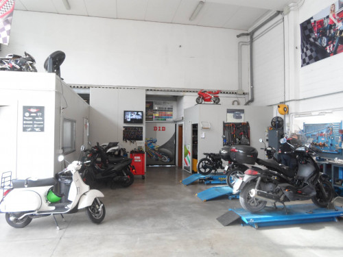 officina moto in vendita a San Benedetto del Tronto