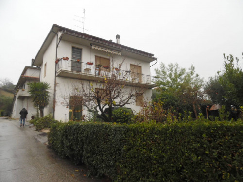 Casa singola in vendita a Colli del Tronto