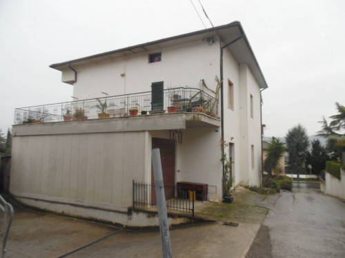 Casa singola in vendita a Colli del Tronto