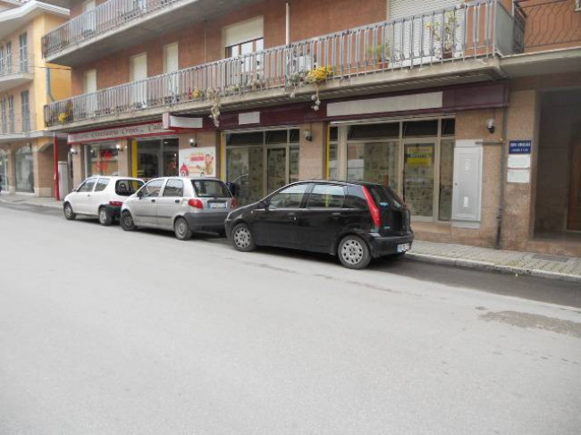 Fondo commerciale in vendita a Porto D'ascoli, San Benedetto Del Tronto (AP)
