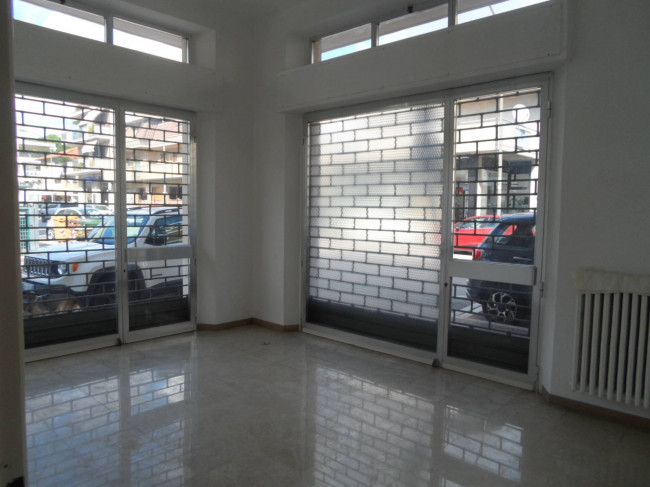 Locale commerciale in affitto a San Benedetto del Tronto