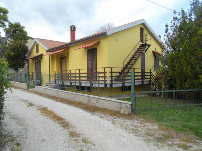 Casa singola in vendita a Castorano