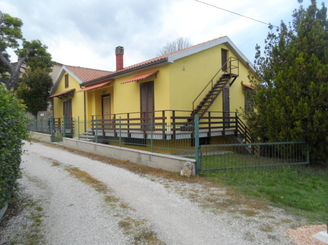 Casa singola in vendita a Castorano