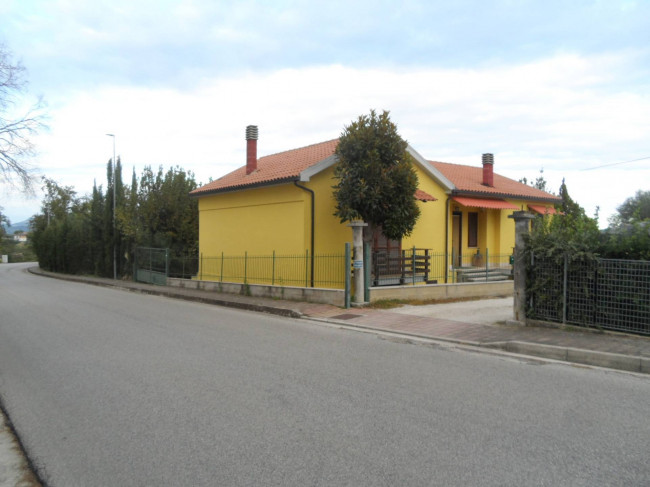 Casa singola in vendita a Castorano