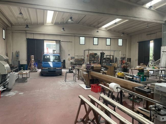 Capannone in vendita a Monteprandone