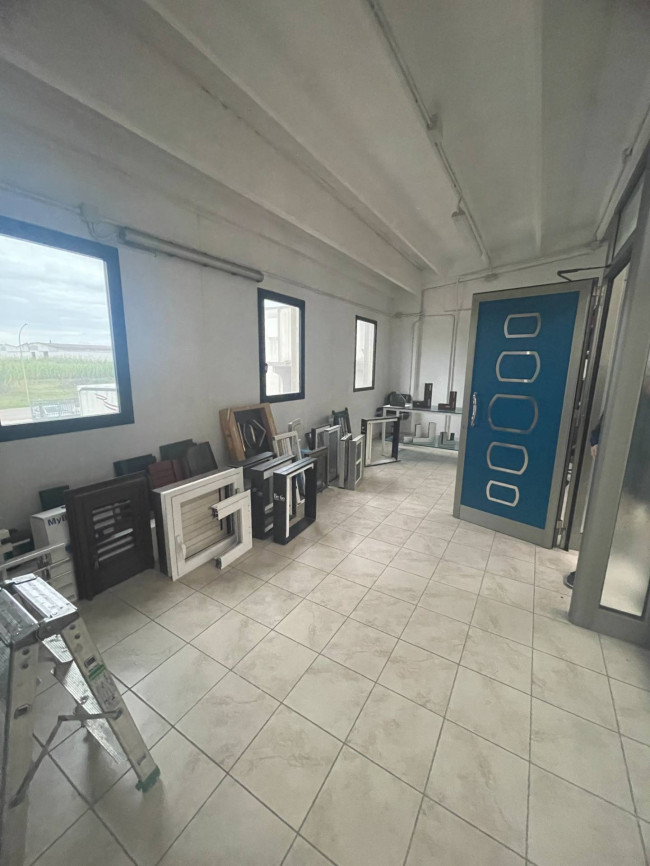 Capannone in vendita a Monteprandone