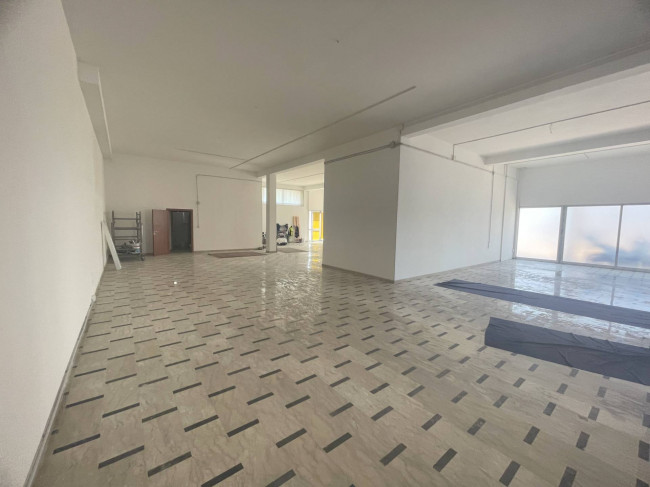 Locale commerciale in vendita a San Benedetto del Tronto