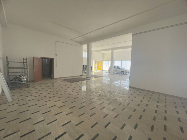 Locale commerciale in vendita a San Benedetto del Tronto