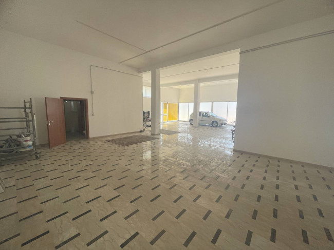 Locale commerciale in vendita a San Benedetto del Tronto