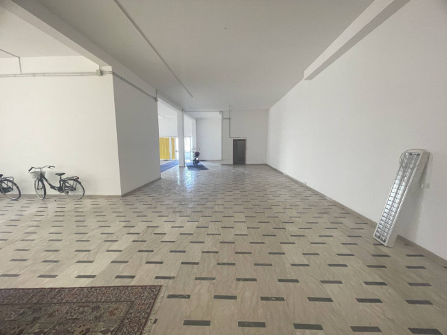 Locale commerciale in vendita a San Benedetto del Tronto