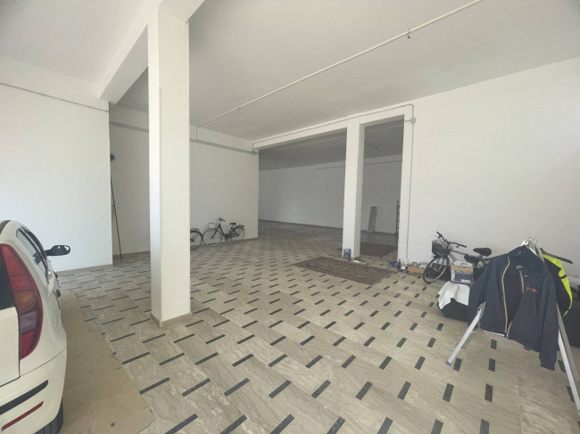 Locale commerciale in vendita a San Benedetto del Tronto