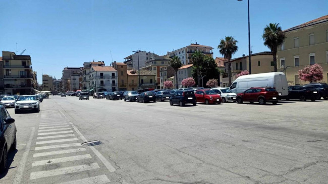 Locale commerciale in affitto a San Benedetto del Tronto