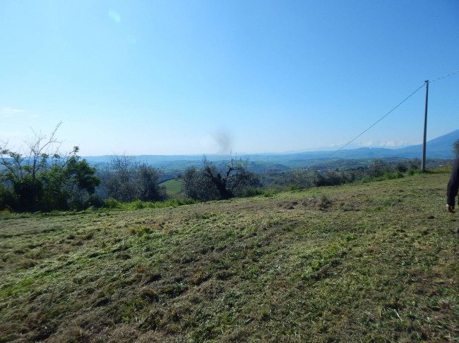 Casolare in vendita a Castignano
