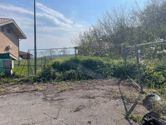 Terreno edificabile in vendita a Acquaviva Picena