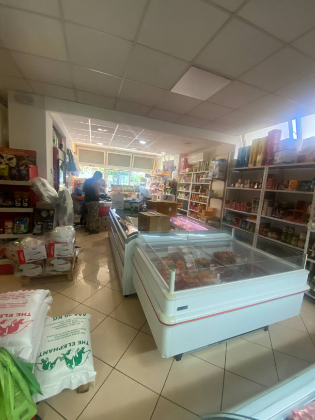 Locale commerciale in vendita a Monteprandone