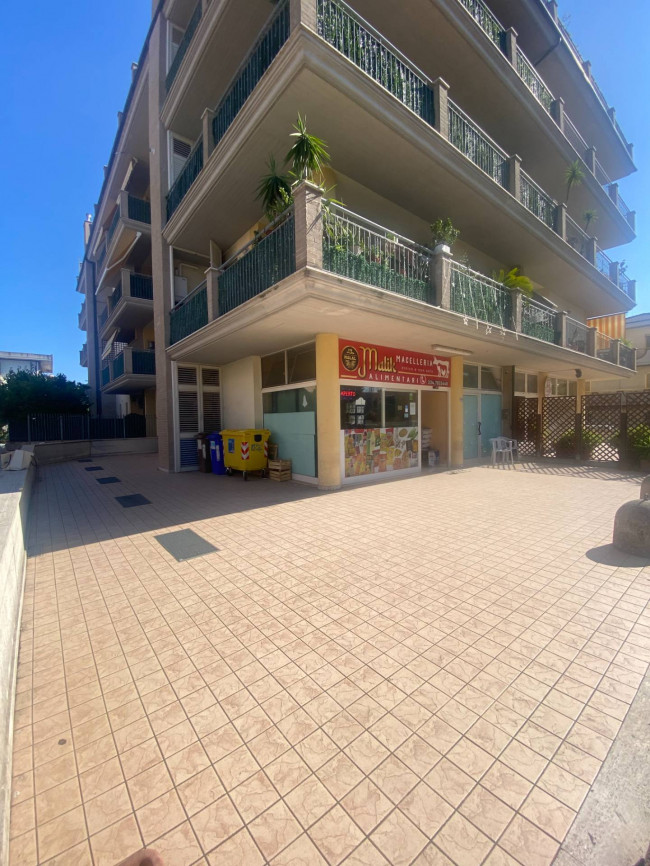 Locale commerciale in vendita a Monteprandone