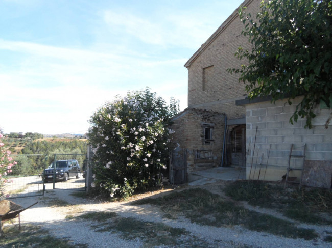 Casolare in vendita a Monsampolo del Tronto