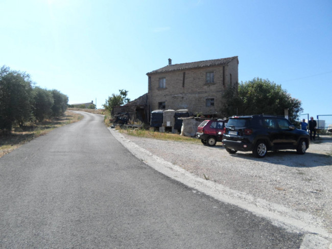 Casolare in vendita a Monsampolo del Tronto