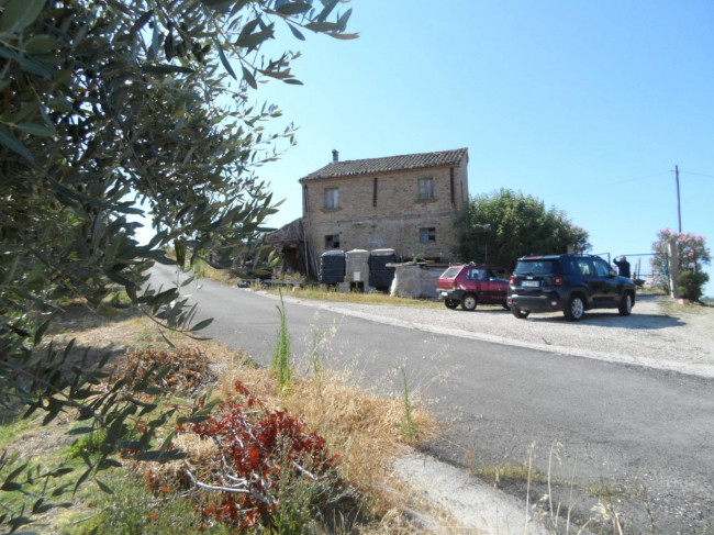 Casolare in vendita a Monsampolo del Tronto