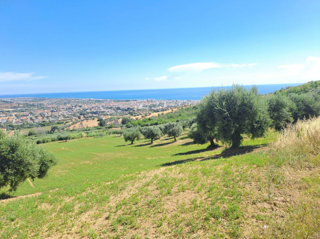 Terreno edificabile in vendita a Tortoreto