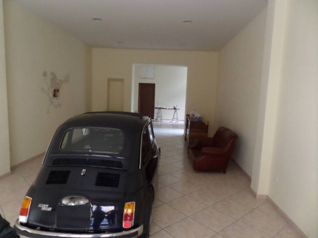 Locale commerciale in vendita a San Benedetto del Tronto