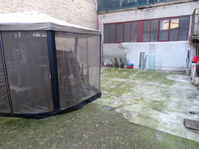 Locale commerciale in vendita a San Benedetto del Tronto