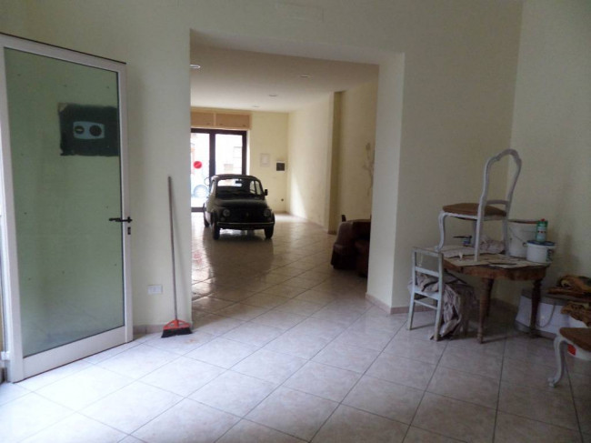 Locale commerciale in vendita a San Benedetto del Tronto